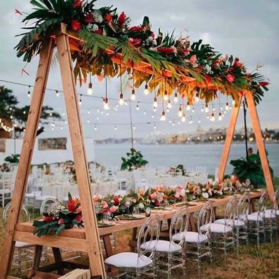 Chi phí và một số điều lưu ý khi tổ chức tiệc cưới ở biển - VÁY CƯỚI CAO CẤP LINH NGA BRIDAL