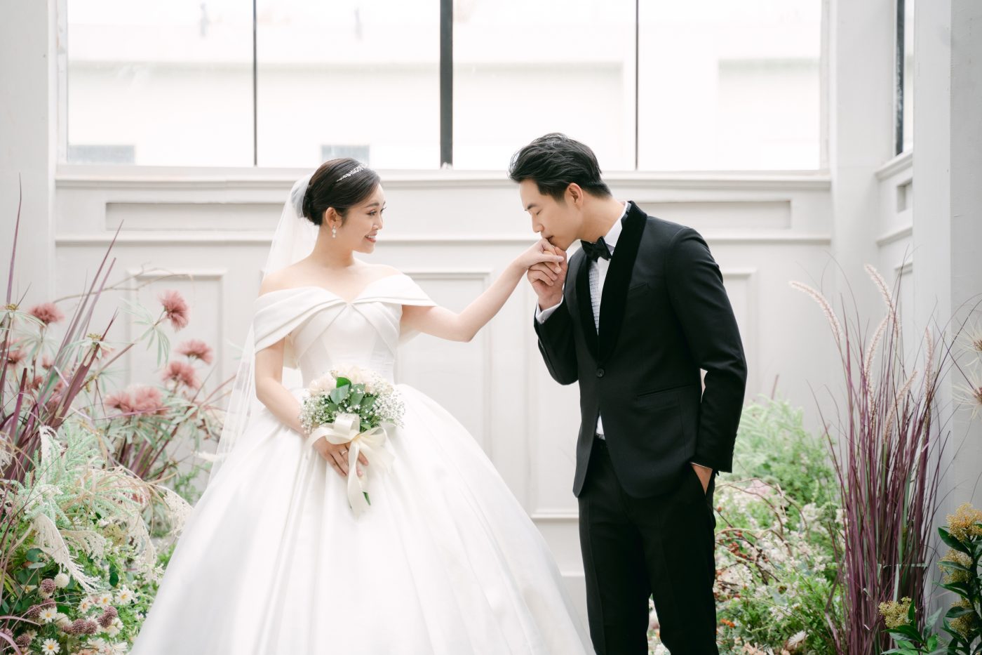 Thiết kế váy cưới riêng: Tất tần tật những điều bạn cần biết - VÁY CƯỚI CAO CẤP LINH NGA BRIDAL