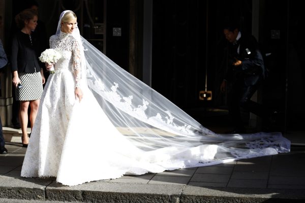 Top 20 mẫu váy cưới công chúa lộng lẫy nhất mọi thời đại - VÁY CƯỚI CAO CẤP LINH NGA BRIDAL
