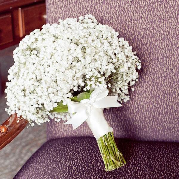 Bó hoa cầm tay cô dâu đơn giản cực đẹp