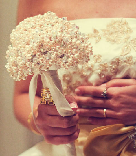 Cách làm hoa cưới và hoa cài áo ngọc trai cho cô dâu chú rể