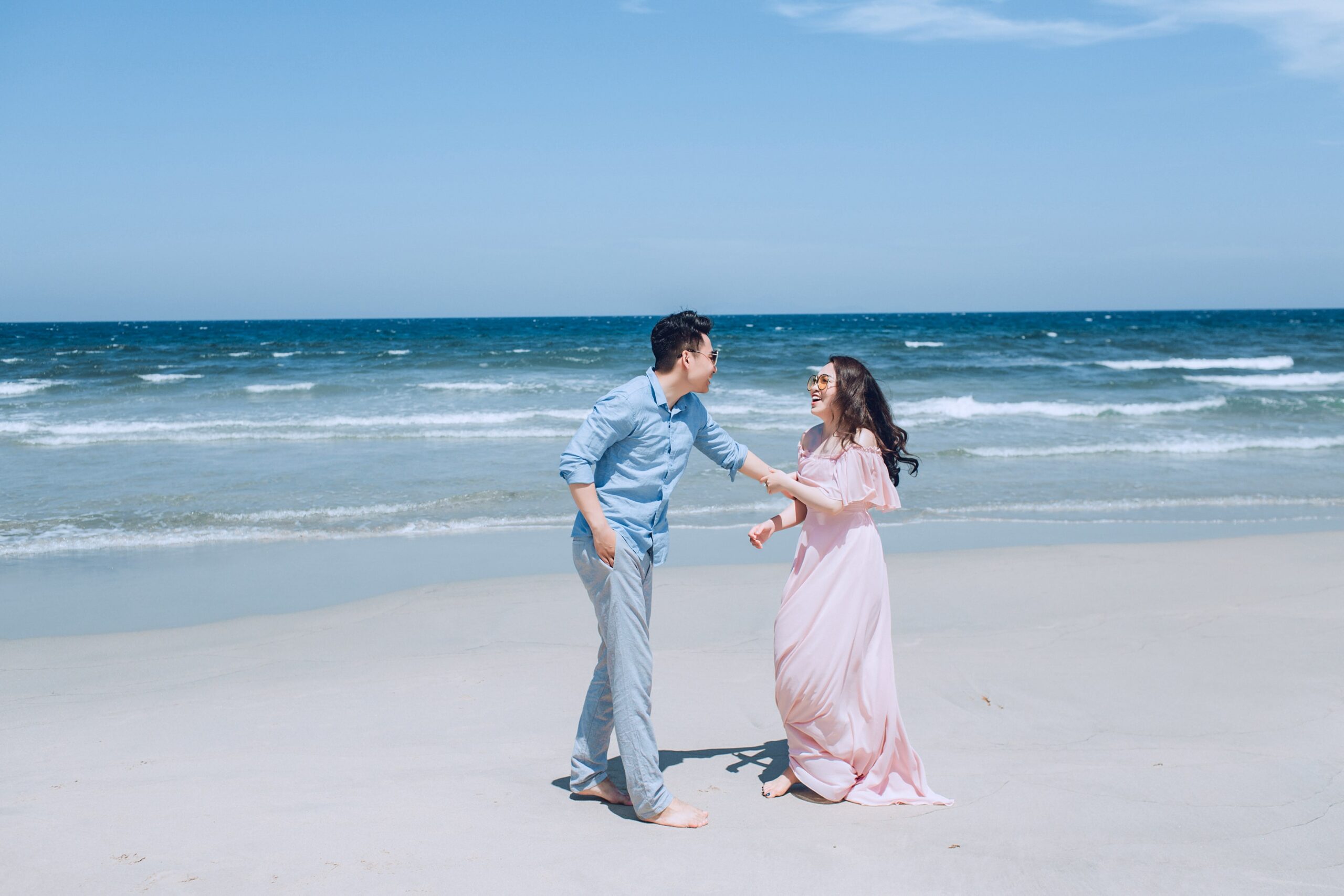 Chụp ảnh cưới với biển - địa điểm lí tưởng cho bộ ảnh cưới tuyệt vời