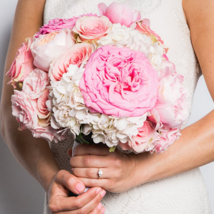 Hoa cưới cầm tay màu hồng