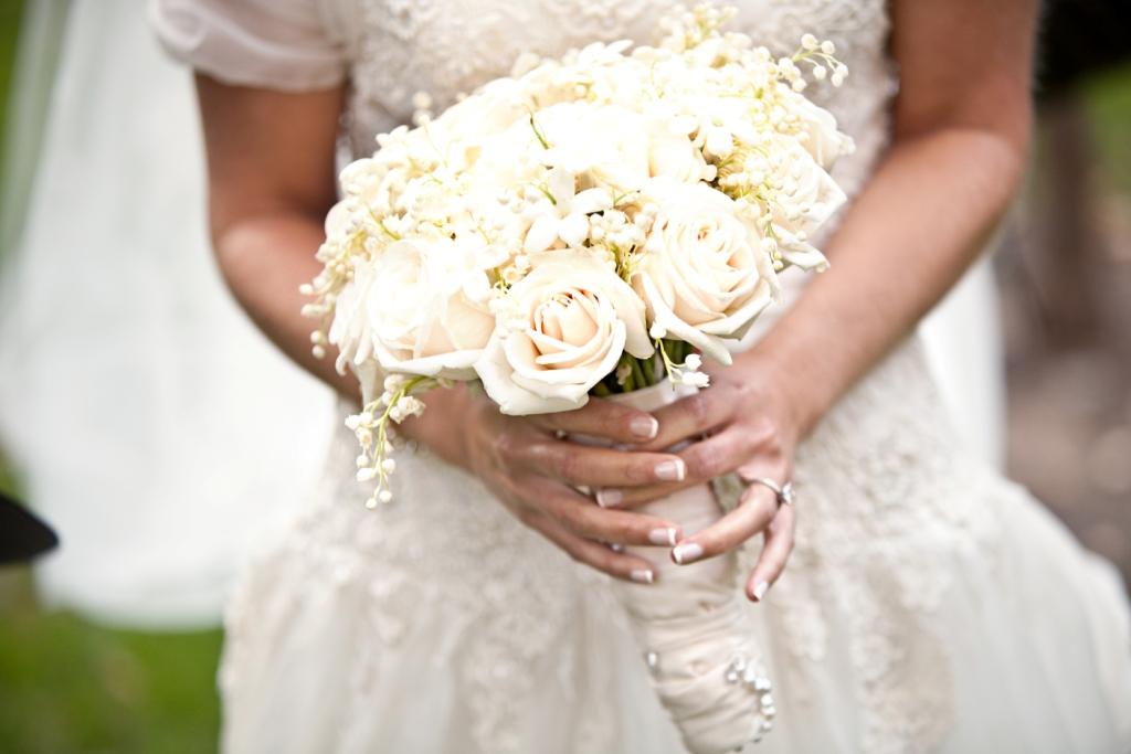 Mẫu hoa cưới cầm tay màu trắng đẹp