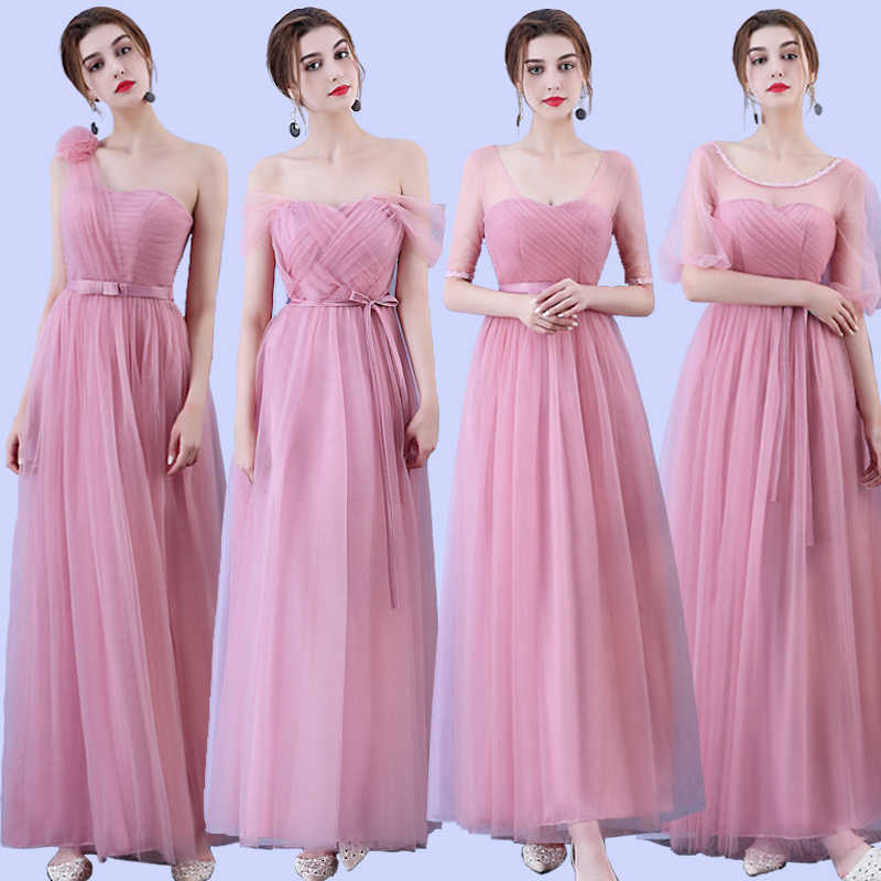 Mẫu váy phù dâu màu hồng nhẹ