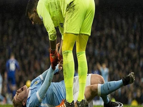 Câu Giờ Là Gì? Các Giải Pháp Phòng Chống Câu Giờ Trong Bóng Đá - Phòng tập GYM, trung tâm võ thuật MMA, Kickboxing, Muay Thái