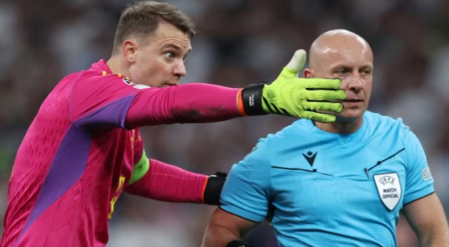 Luật Chống Câu Giờ Bóng Đá Mới Nhất: FIFA Siết Chặt Quy Định